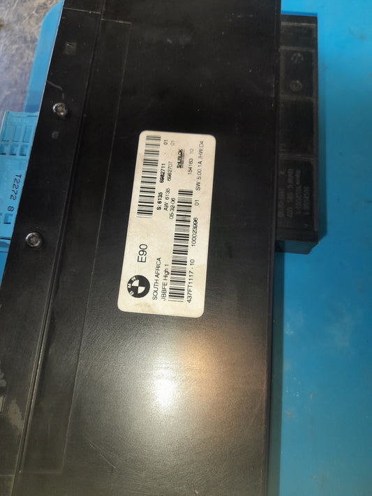 BMW E90 3 SERIES Junction box
