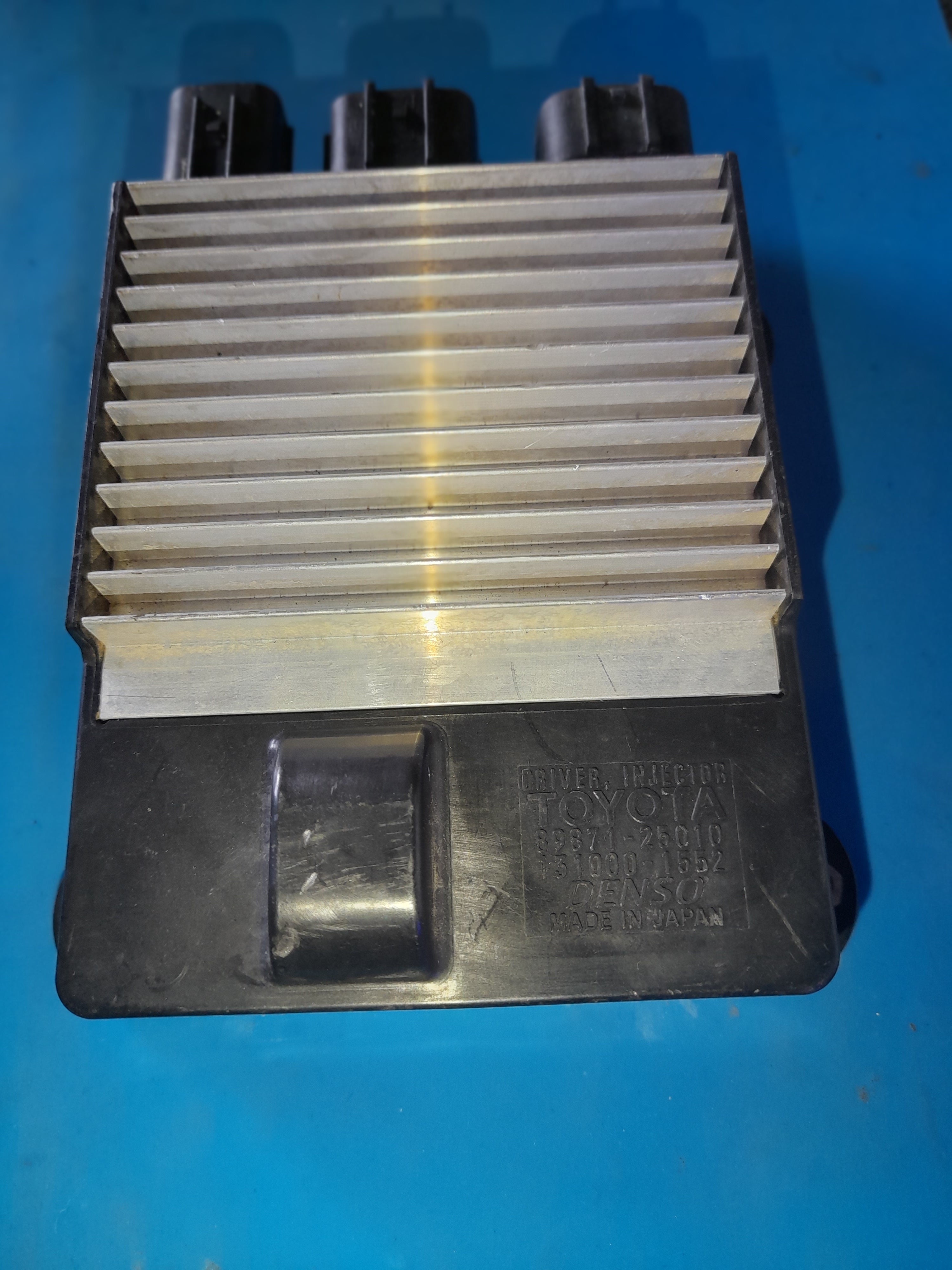 Toyota hilux 3 plug injector driver – Mac Dee's Auto ecu